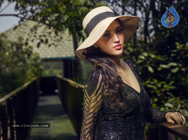Neha Shetty Latest Pics - 9 / 10 photos