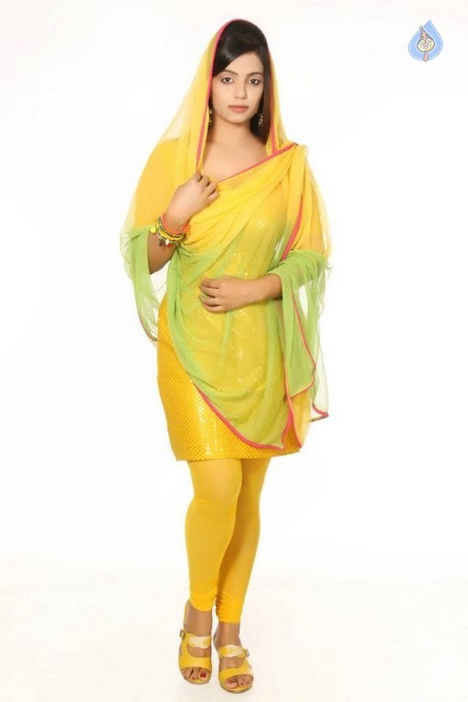 New Actress Namrata Photos - 14 / 24 photos