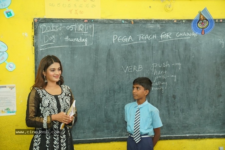 Nidhhi Agerwal Teaches English To Pega Teach For Change - 8 / 20 photos