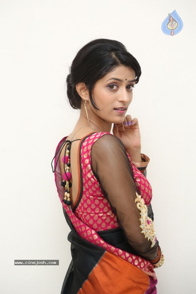 Nidhi Nautiyal New Stills - 13 / 131 photos