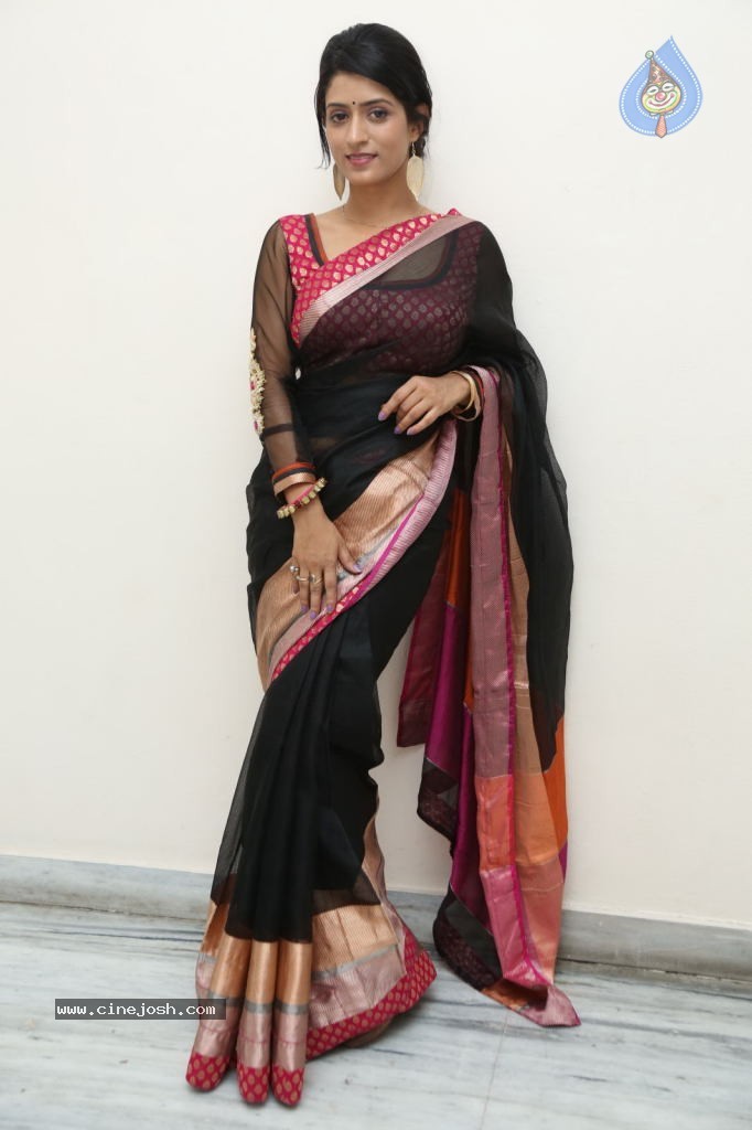 Nidhi Nautiyal New Stills - 73 / 131 photos