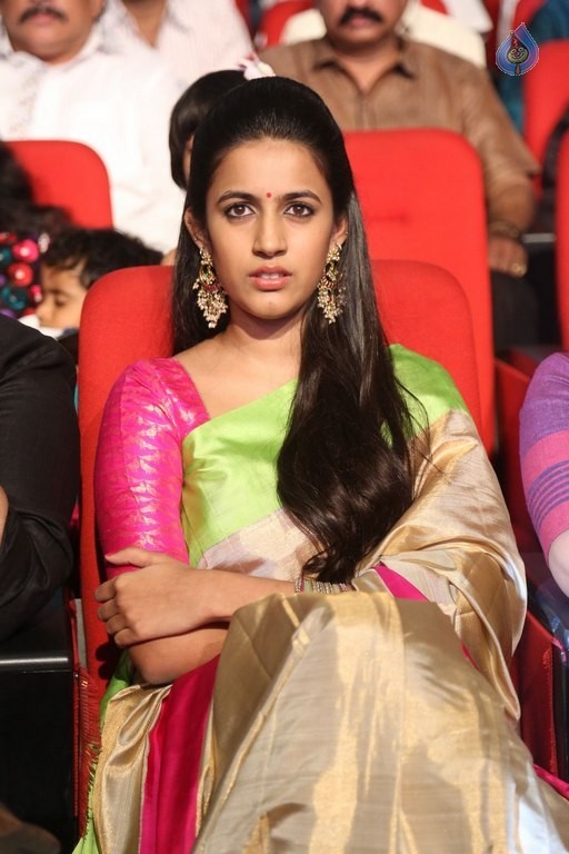 Niharika at Oka Manasu Audio Launch - 15 / 40 photos