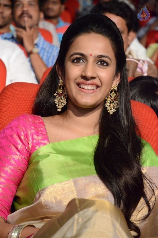 Niharika at Oka Manasu Audio Launch - 35 / 40 photos