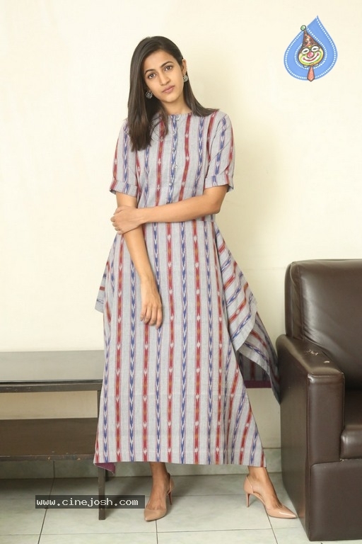 NIHARIKA Photos - 19 / 20 photos