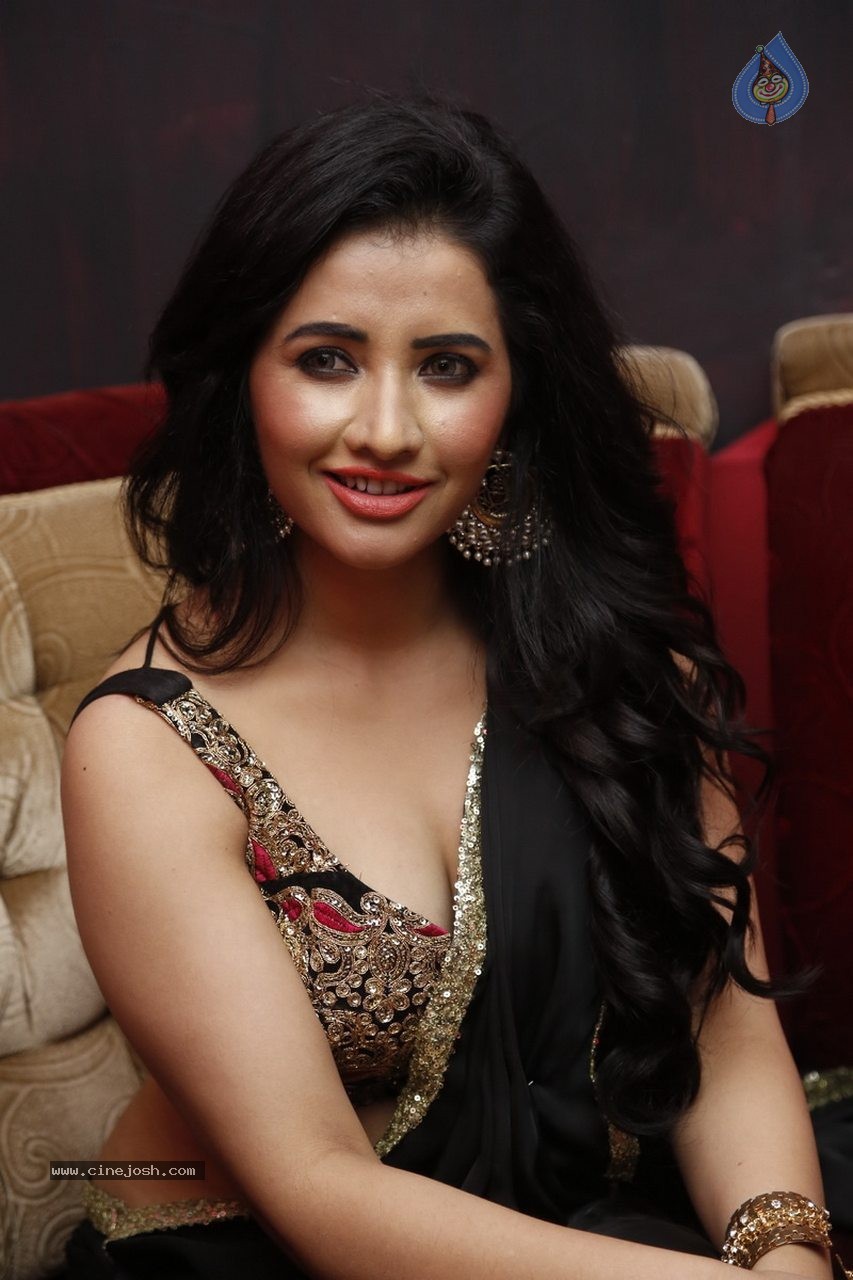 Niiri Arore New Gallery - 15 / 113 photos