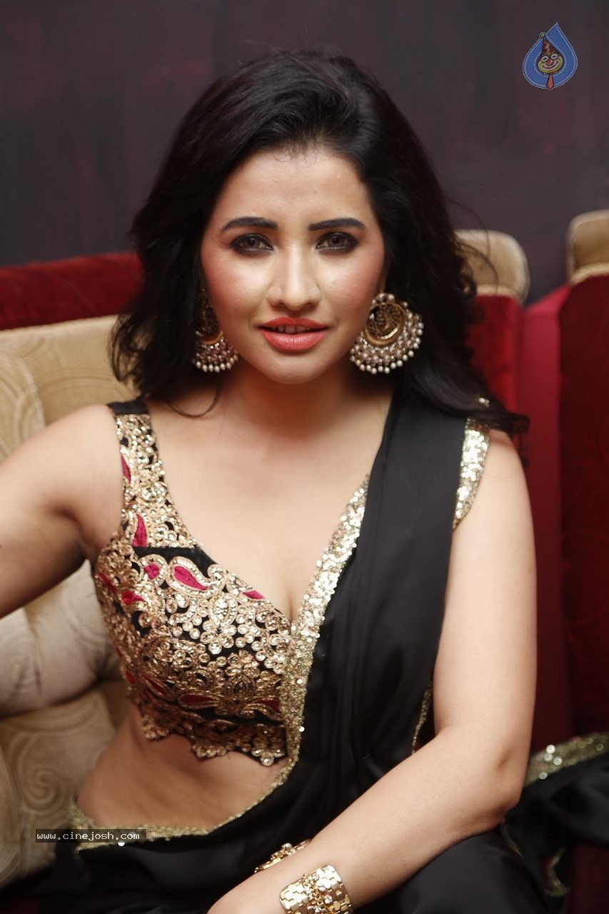 Niiri Arore New Gallery - 22 / 113 photos