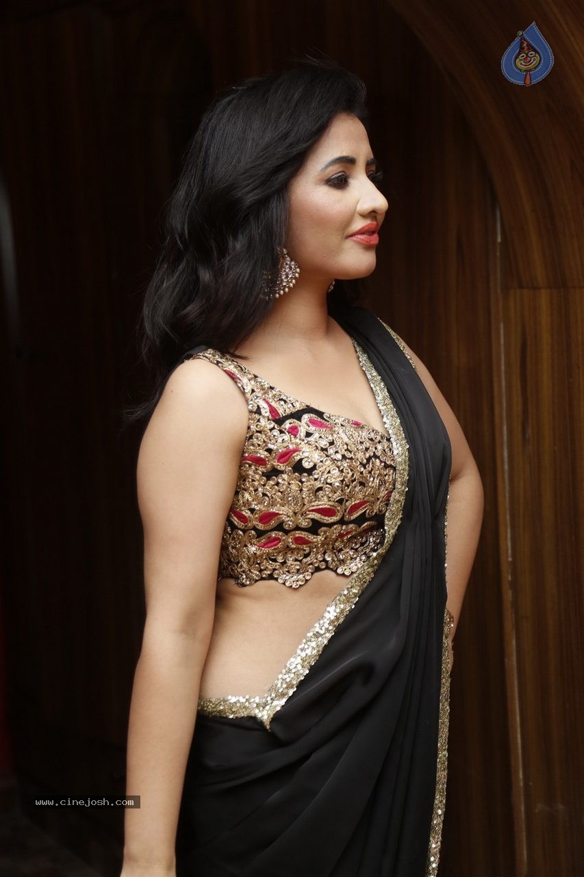 Niiri Arore New Gallery - 29 / 113 photos