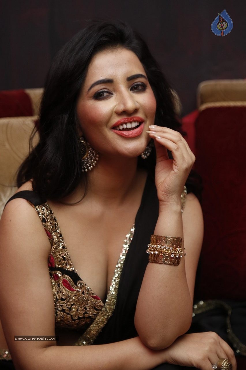 Niiri Arore New Gallery - 30 / 113 photos