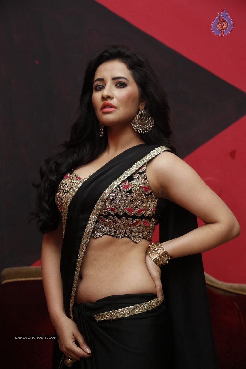 Niiri Arore New Gallery - 34 / 113 photos