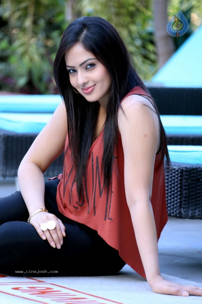 Nikesha Patel Latest Gallery - 15 / 125 photos