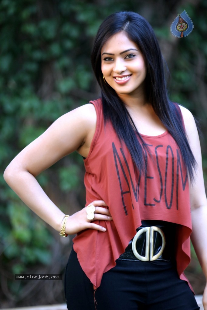 Nikesha Patel Latest Gallery - 73 / 125 photos