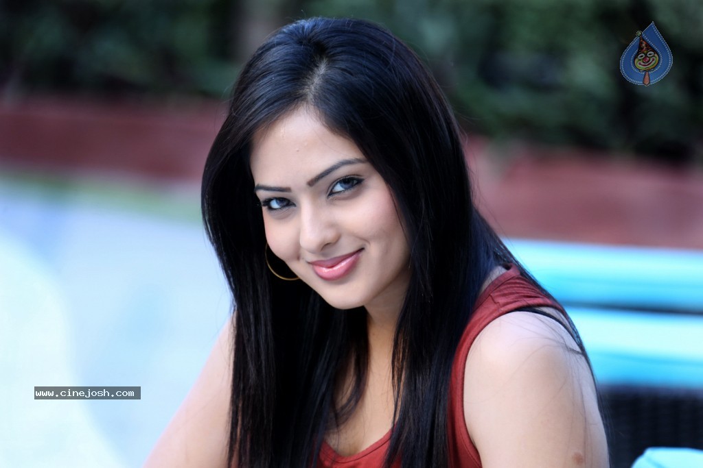 Nikesha Patel Latest Gallery - 96 / 125 photos