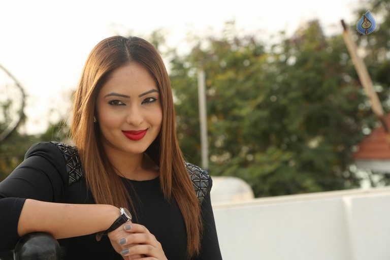 Nikesha Patel Latest Photos - 35 / 42 photos
