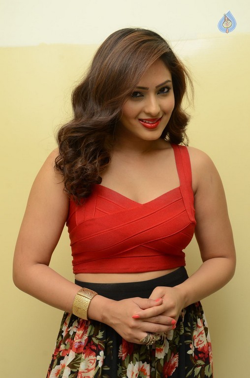 Nikesha Patel New Images - 24 / 41 photos