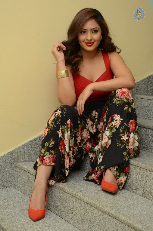 Nikesha Patel New Images - 38 / 41 photos