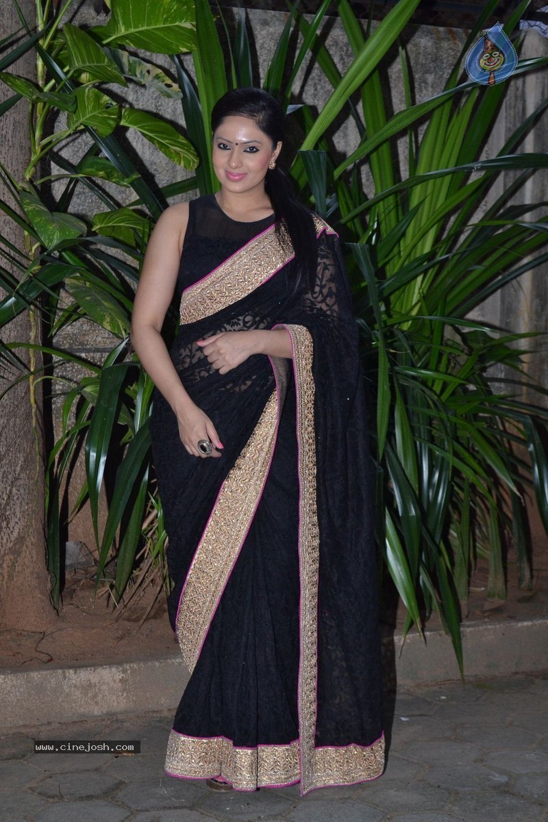 Nikesha Patel New Photos - 9 / 12 photos