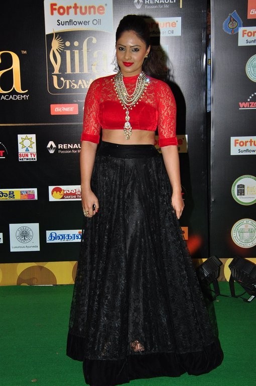 Nikesha Patel New Pics - 35 / 35 photos