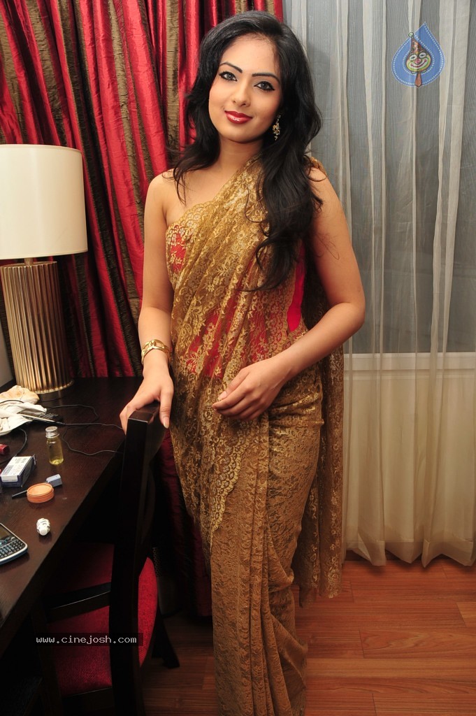 Nikesha Patel New Stills - 92 / 132 photos