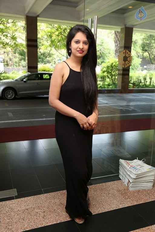 Nikita Bisht New Photos - 1 / 33 photos