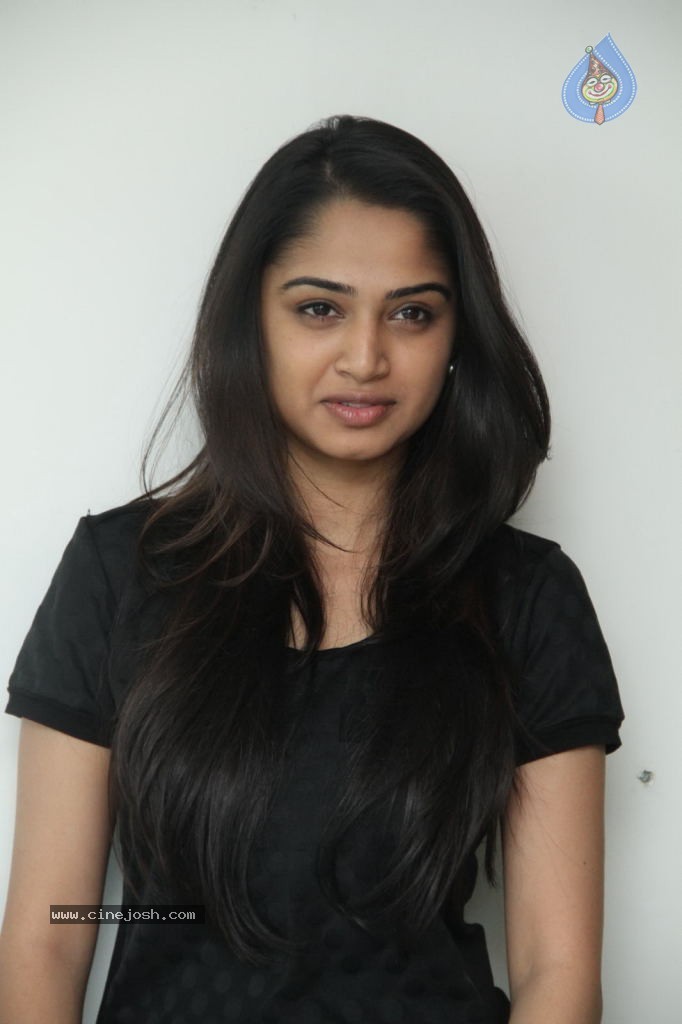 Nikitha Anil New Photos - 27 / 54 photos