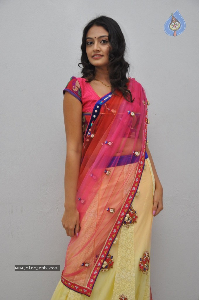 Nikitha Narayan Hot Gallery - 10 / 59 photos