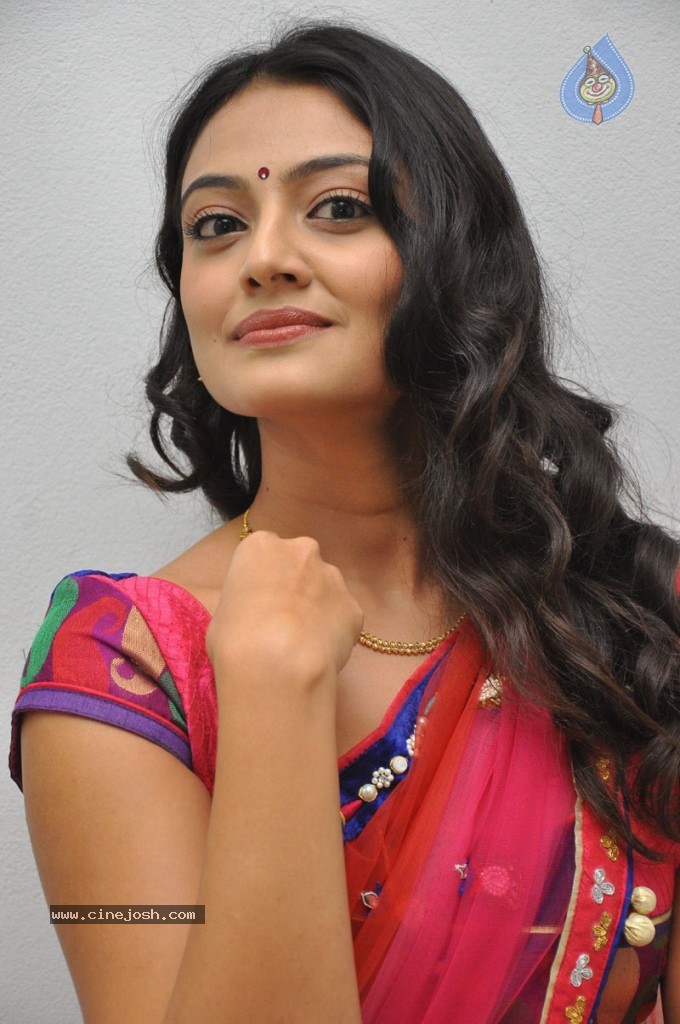 Nikitha Narayan Hot Gallery - 22 / 59 photos