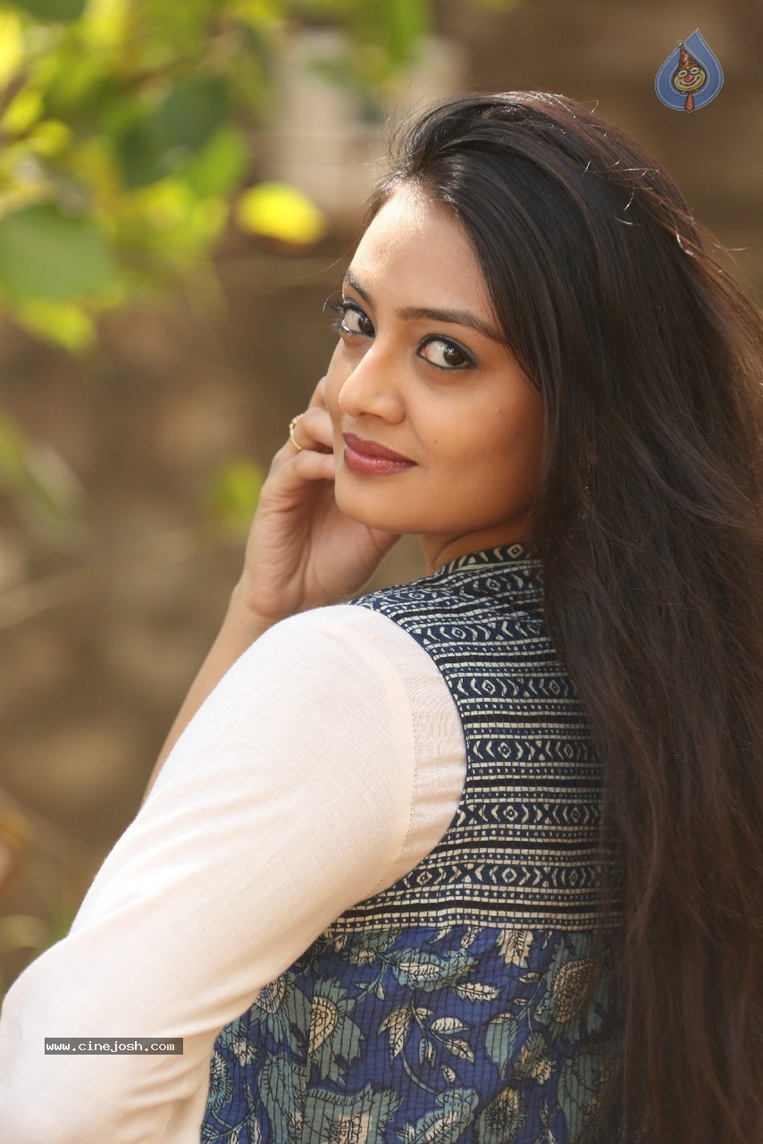 Nikitha Narayan Latest Photos - 46 / 56 photos