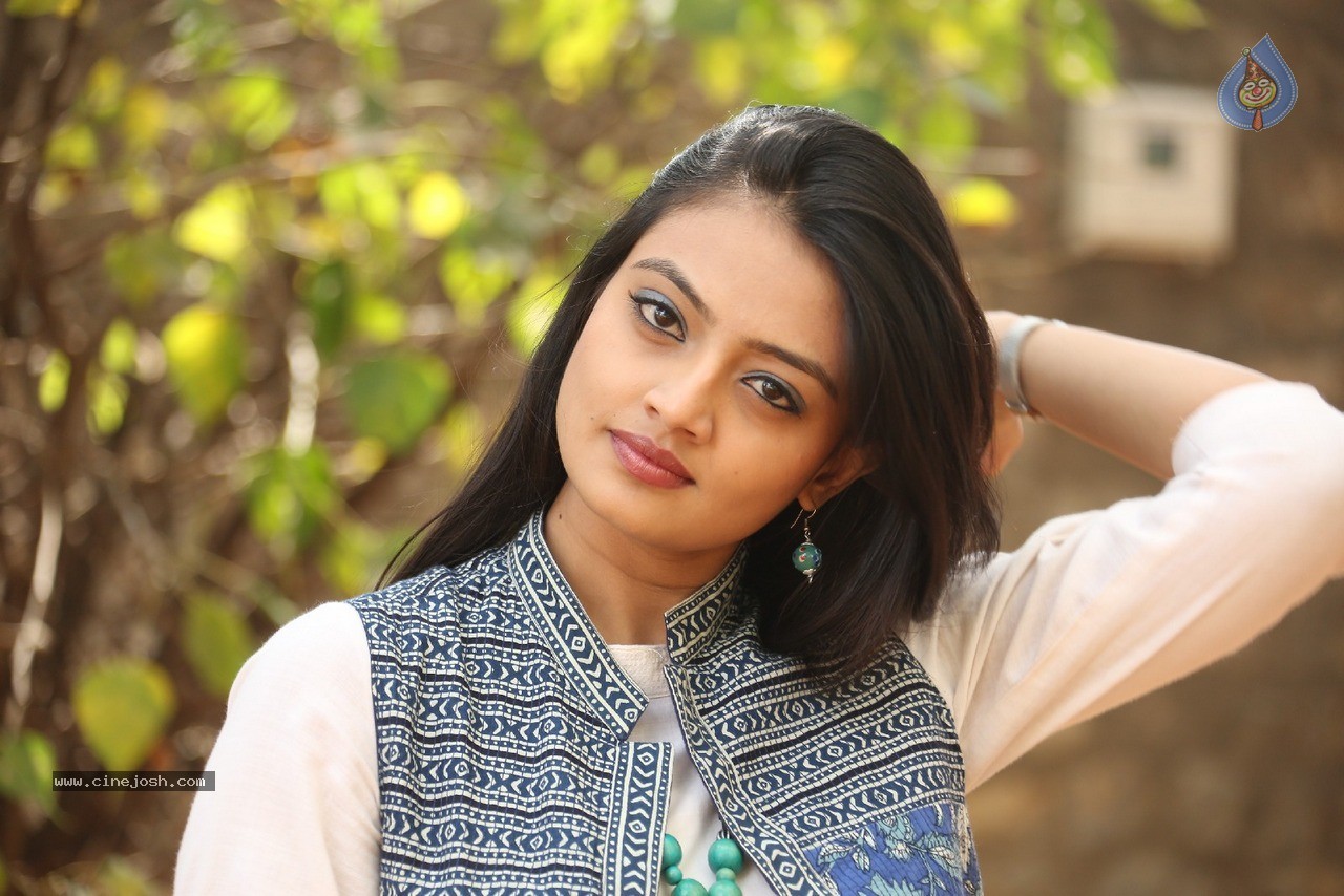 Nikitha Narayan Latest Photos - 54 / 56 photos