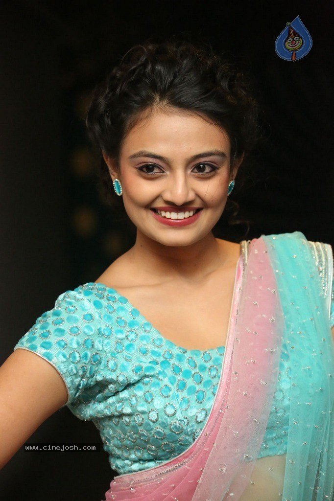 Nikitha Narayan Latest Pics - 34 / 90 photos