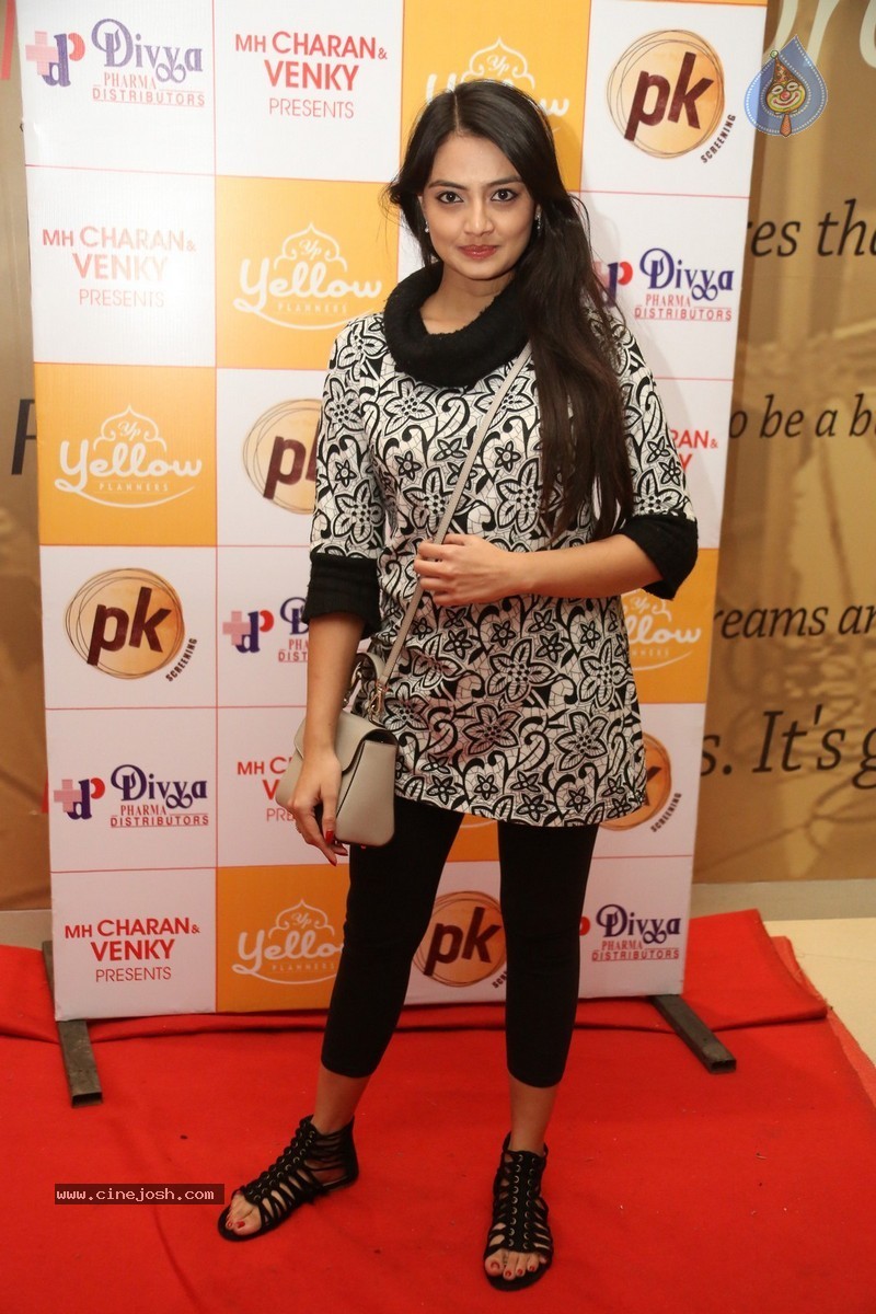 Nikitha Narayan Latest Pics - 29 / 72 photos