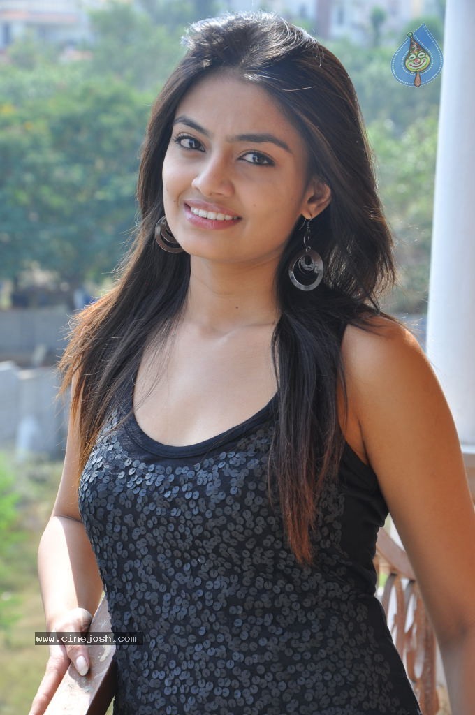 Nikitha Narayan Latest Stills - 12 / 81 photos