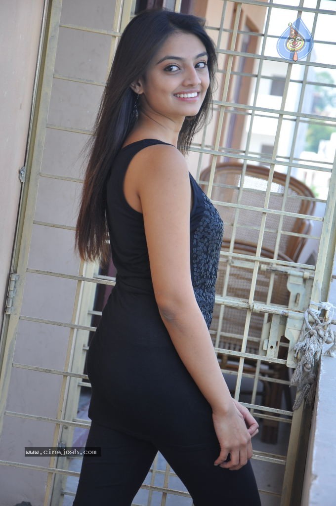 Nikitha Narayan Latest Stills - 42 / 81 photos