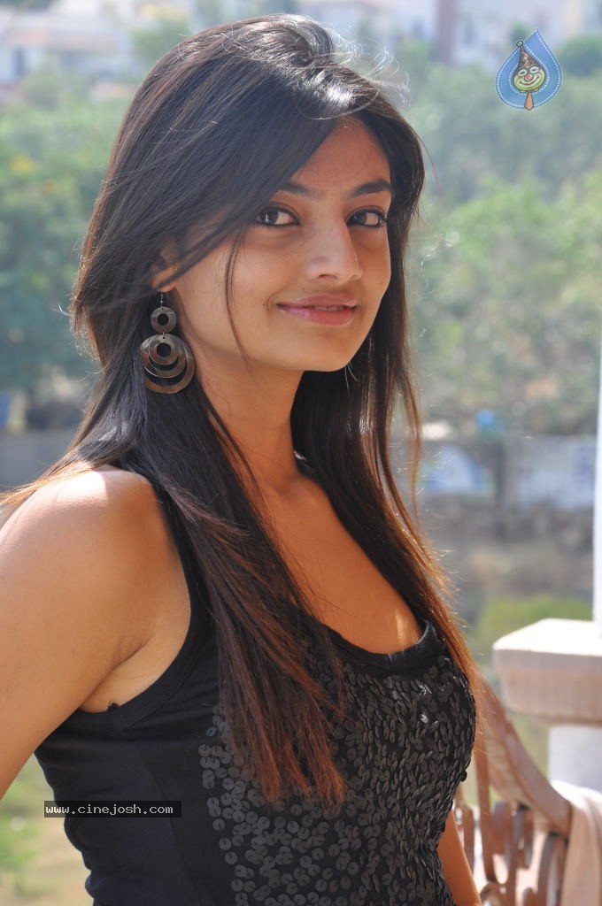 Nikitha Narayan Latest Stills - 45 / 81 photos