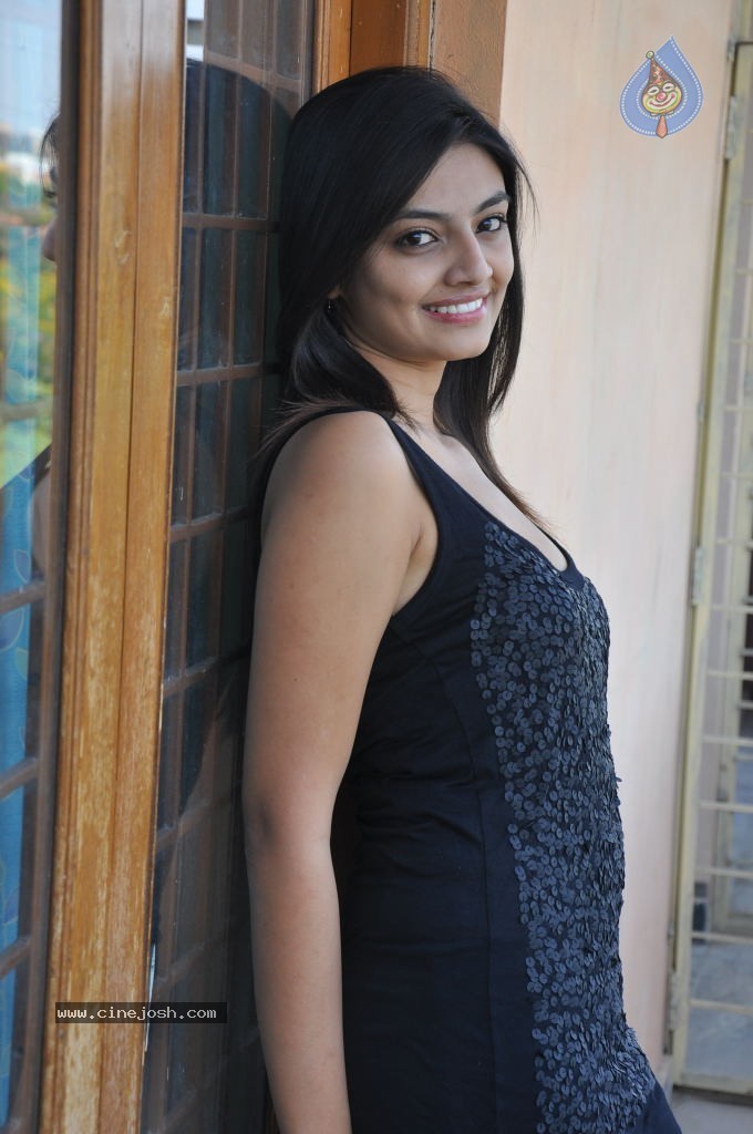 Nikitha Narayan Latest Stills - 48 / 81 photos