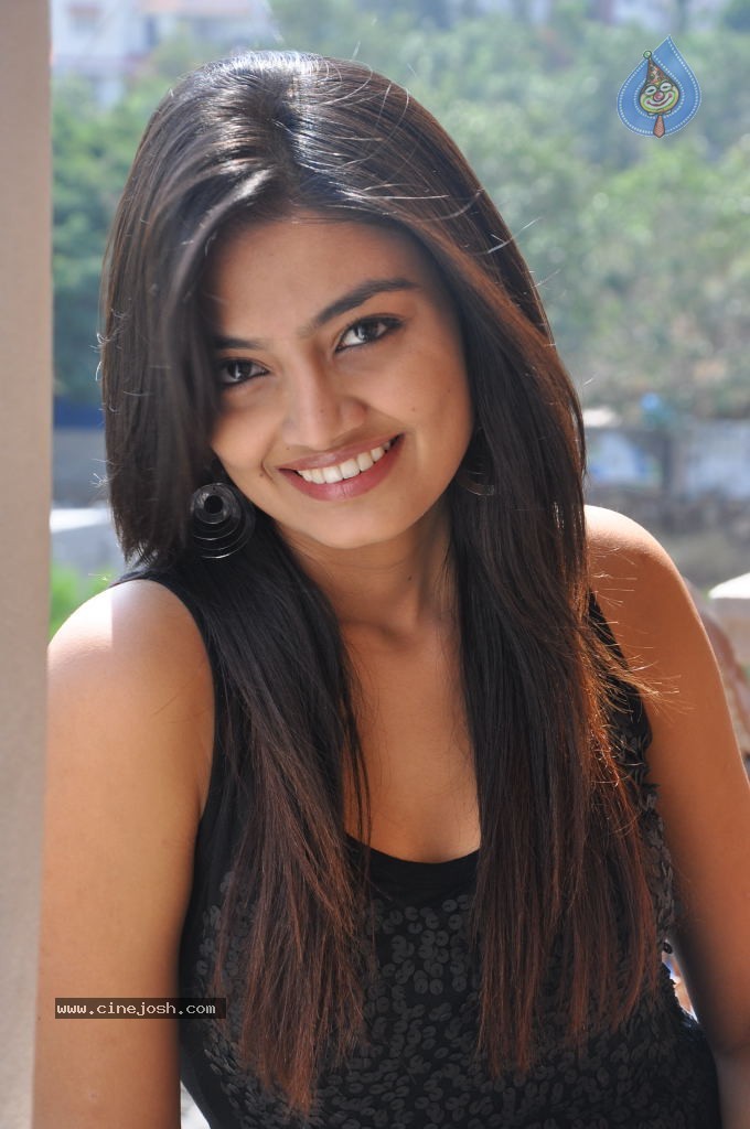 Nikitha Narayan Latest Stills - 51 / 81 photos
