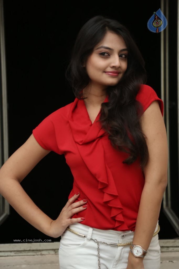 Nikitha Narayan New Images  - 26 / 102 photos
