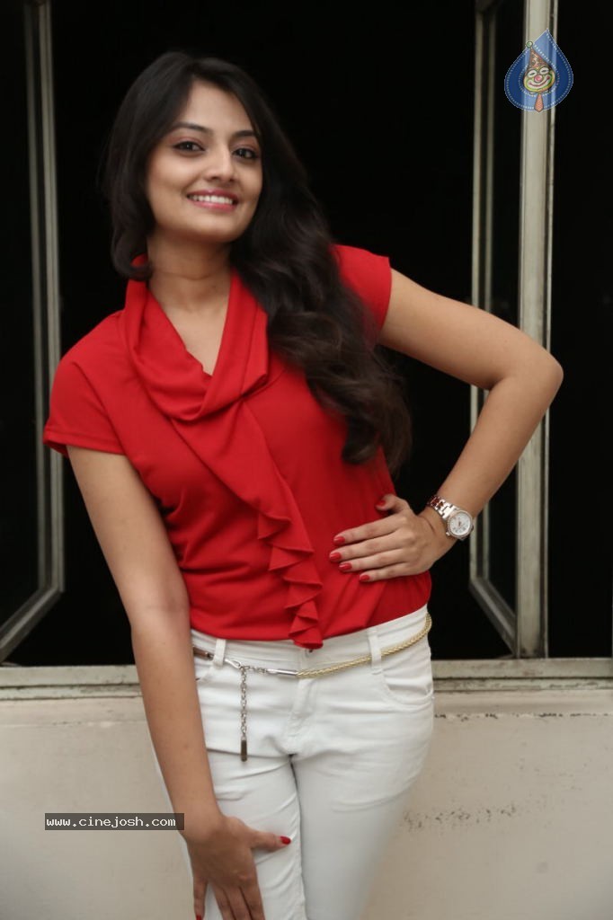 Nikitha Narayan New Images  - 34 / 102 photos