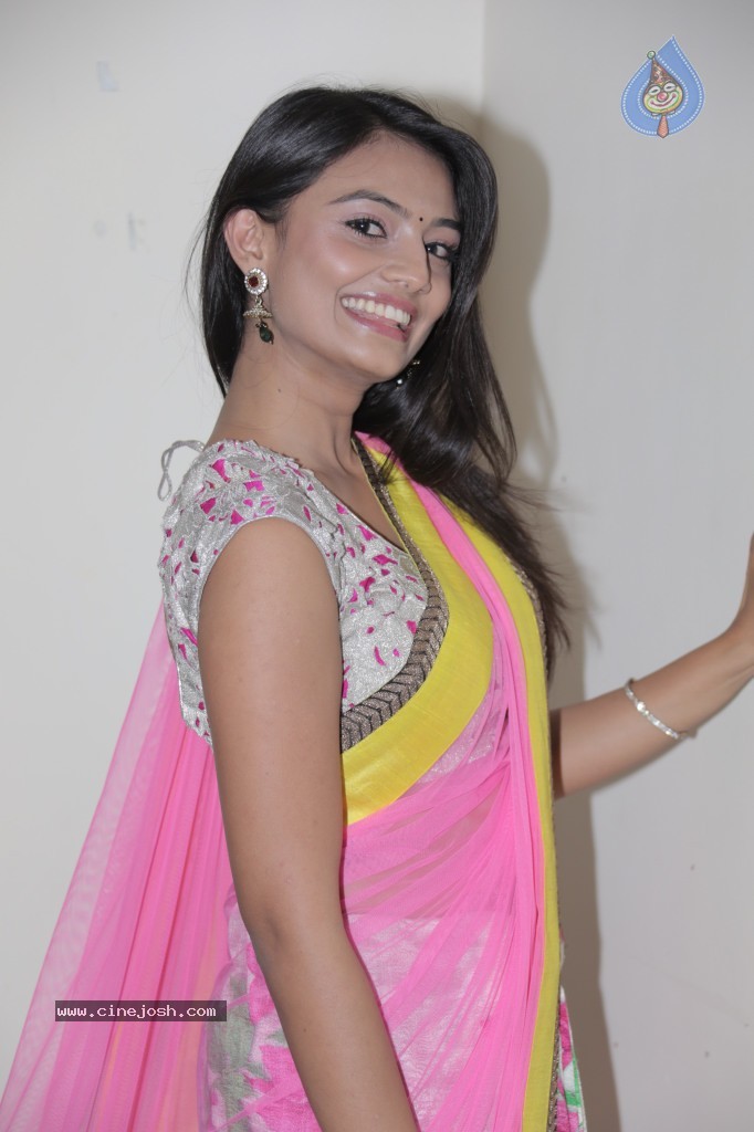 Nikitha Narayan New Photos - 33 / 65 photos
