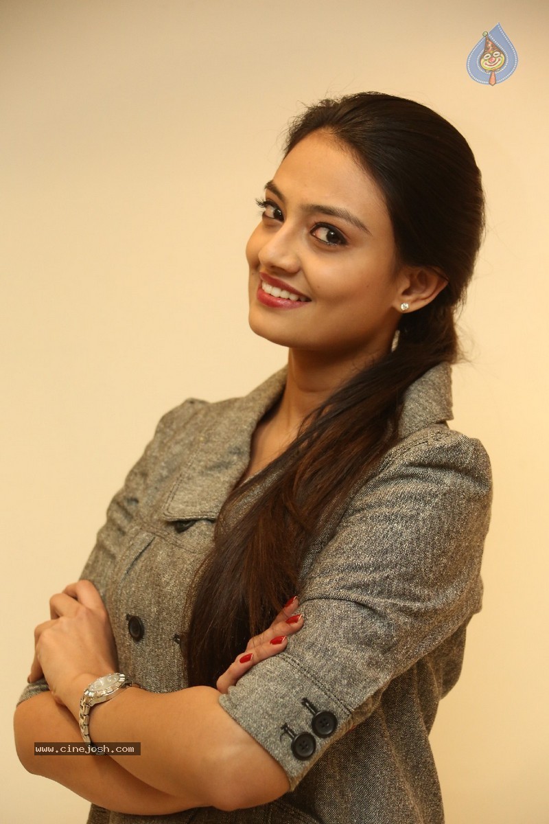 Nikitha Narayan New Photos - 26 / 87 photos