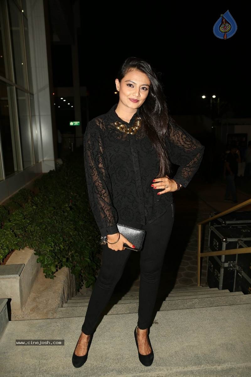 Nikitha Narayan New Photos - 24 / 44 photos