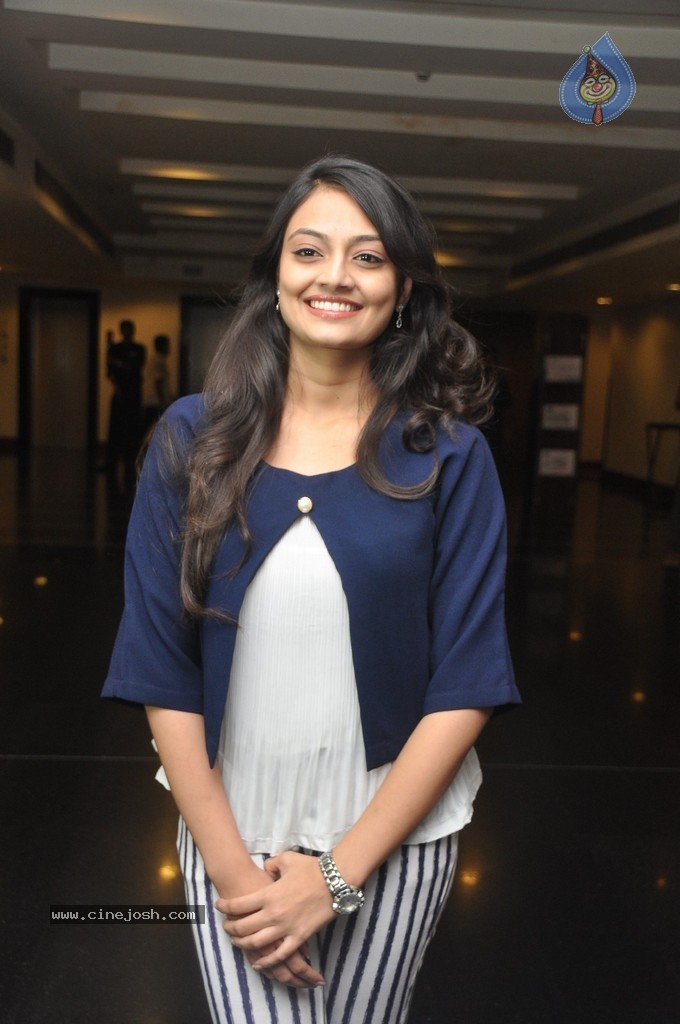 Nikitha Narayan New Photos - 17 / 73 photos