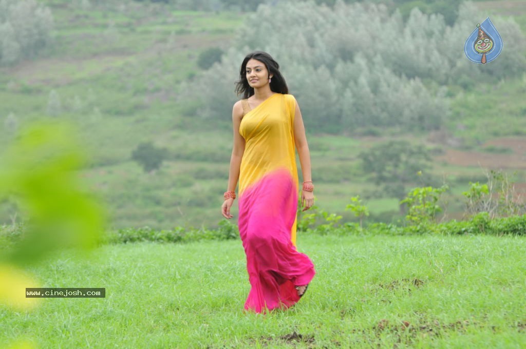 Nikitha Narayan New Stills - 35 / 108 photos