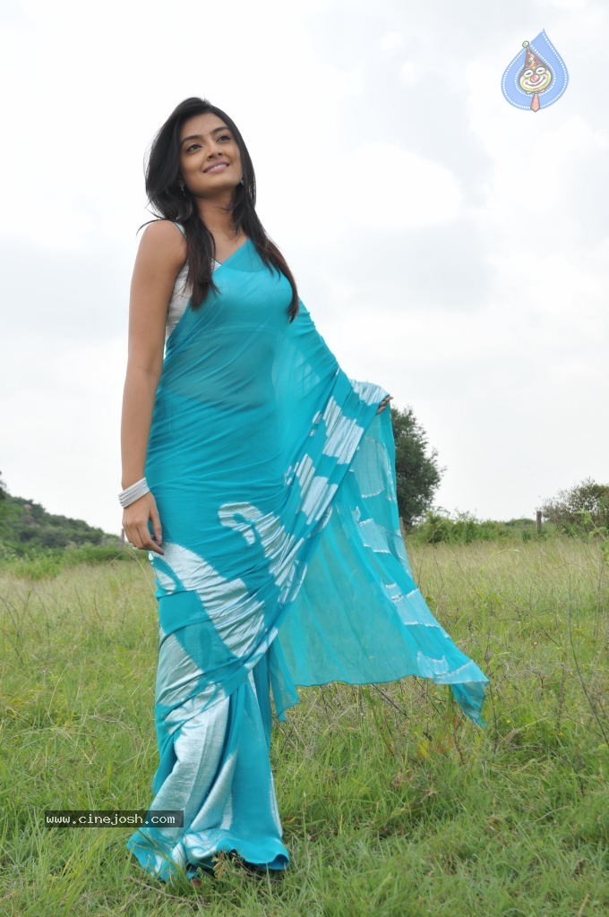 Nikitha Narayan New Stills - 35 / 99 photos