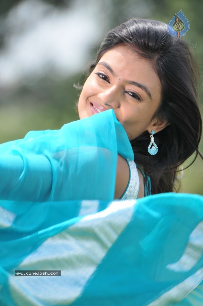 Nikitha Narayan New Stills - 51 / 99 photos