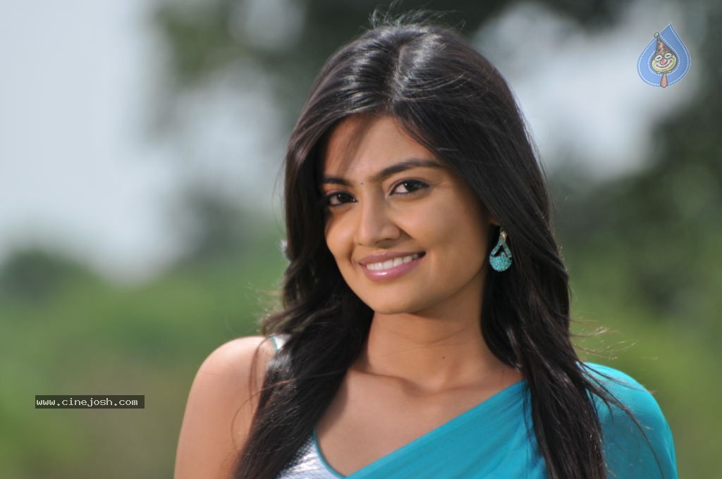 Nikitha Narayan New Stills - 55 / 99 photos