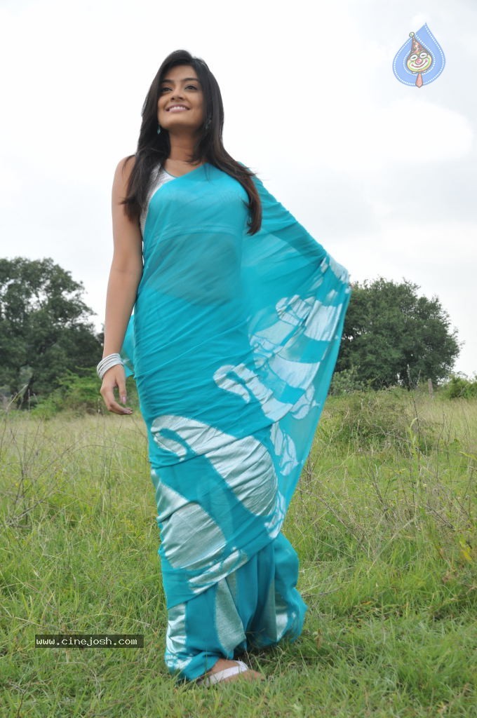 Nikitha Narayan New Stills - 72 / 99 photos
