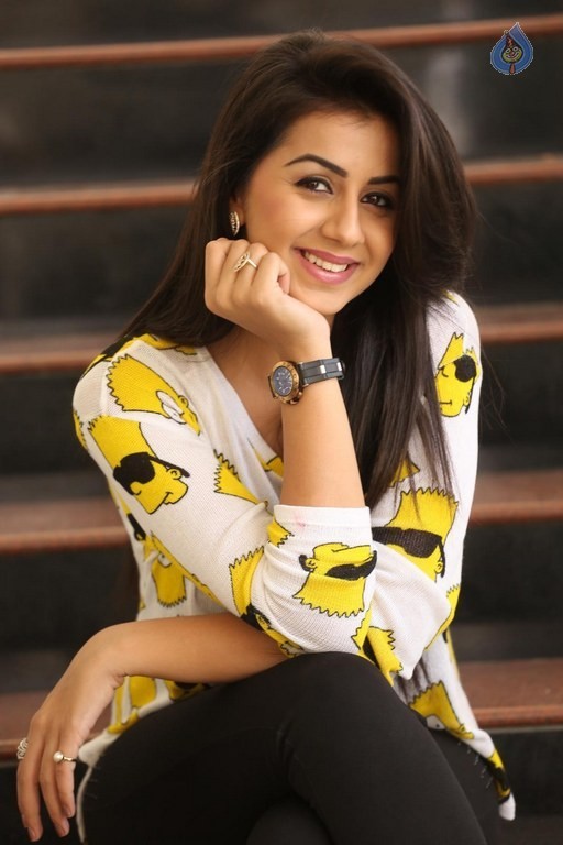 Nikki Galrani Latest Pics - 18 / 63 photos