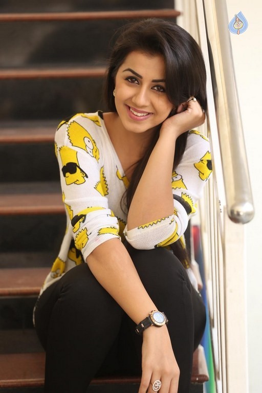 Nikki Galrani Latest Pics - 30 / 63 photos