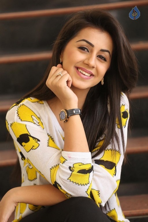 Nikki Galrani Latest Pics - 31 / 63 photos
