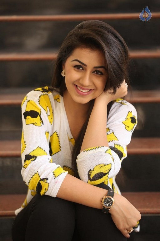 Nikki Galrani Latest Pics - 32 / 63 photos